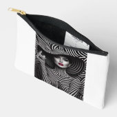 "Optische illusie Chic – Vetgedrukte Gestreepte Co Etui (Open)