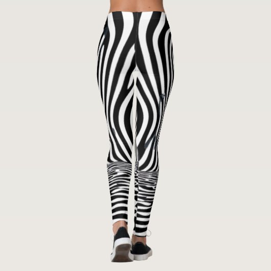 Optische illusietunnel – Hypnotisch zwart-wit Leggings (Achterkant)