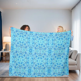 Opulent roos in turkooise fleece deken