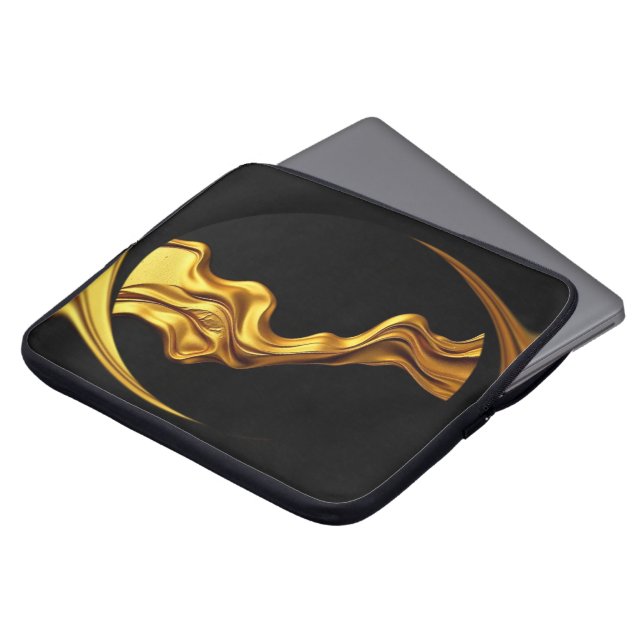 Opulent Swirl Liquid Gold Black Monochrome Christi Laptop Sleeve (Voorkant top)