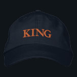 Opvallende KING Text Verstelbare Navy-Pet voor Com Geborduurde Pet<br><div class="desc">Voeg een vleugje persoonlijkheid toe aan uw look met het Custom KING Text Printed Adjustable Pet. Dit marine pet heeft een sterk "KING" borduurwerk en biedt een in het oog springend brandpunt. Het verstelbare ontwerp zorgt voor de perfecte pasvorm voor de hele dag draag en comfortabel.</div>