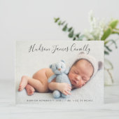 Opvallende naam Modern Script Baby Boy Foto Geboor Aankondiging (Staand voorkant)