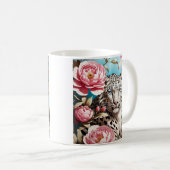 Opvallende sneeuw Leopard blik roze pioen bloemen Koffiemok (Voorkant rechts)