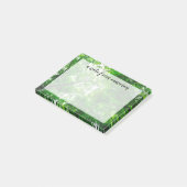 Opwaartse zicht op bomen post-it® notes (Schuin)