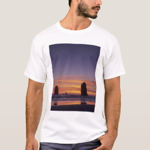 OR, Oregon-kust, Cannon Beach, zeestapels bij T-shirt