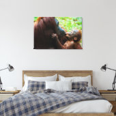 Orang-oetan moeder en baby canvas afdruk (Insitu (Slaapkamer))
