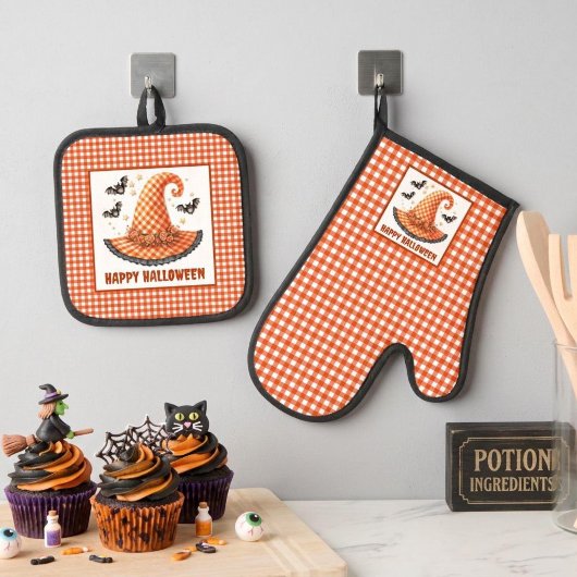 Orange Gingham Halloween Witch Hat and Bats Ovenwant & Pannenlap Set