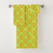 Orange Green Flower Seamless Pattern Bad Handdoek (Insitu)