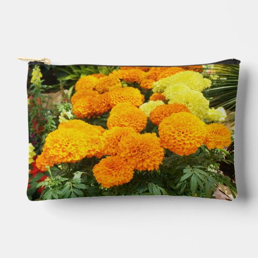 Orange Marigolds Pouch Etui (Voorkant)
