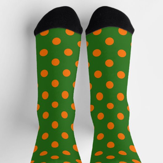 Orange On Green Polka Dots Pattern Design  Sokken (Top)