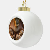 Orangutan Moeder die twee baby's houdt Keramische Bal Ornament (Rechts)