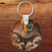 Orangutan Moeder die twee baby's houdt Sleutelhanger (Voorkant)