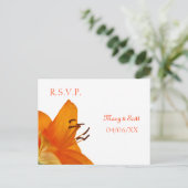Oranje Aziatische Lily RSVP briefkaart (Staand voorkant)