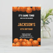 Oranje ballen met zwarte achtergrond Basketball Kaart (Staand voorkant)