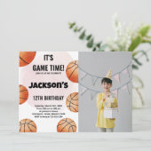 Oranje Balls Basketball Birthday Invitation foto Kaart (Staand voorkant)