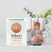 Oranje Basketball Birthday Uitnodigingen met foto (Staand voorkant)
