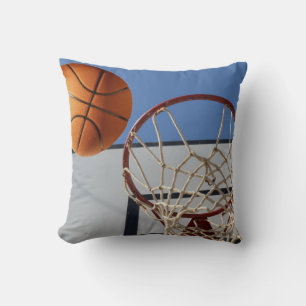 Oranje basketball op het punt van de score, kussen