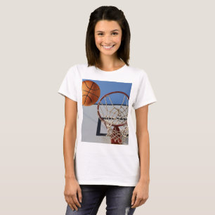 Oranje basketball op het punt van de score, t-shirt
