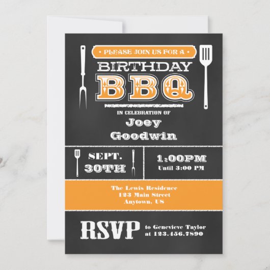 Oranje BBQ Birthday Chalkboard Uitnodiging (Voorkant)