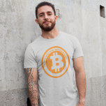 Oranje Bitcoin Symbool Custom Bericht Graphic T-shirt<br><div class="desc">Dit grafische t-shirt is voorzien van een oranje Bitcoin-symbool en is klaar om te worden aangepast met uw eigen tekst. Voeg een grappige slogan,  een bedrijfsnaam of een gepersonaliseerde boodschap toe. Jouw tekst verschijnt in oranje letters net boven de Bitcoin B.</div>