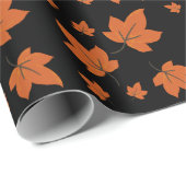 Oranje bladeren op herfstpatroon cadeaupapier (Rol Hoek)