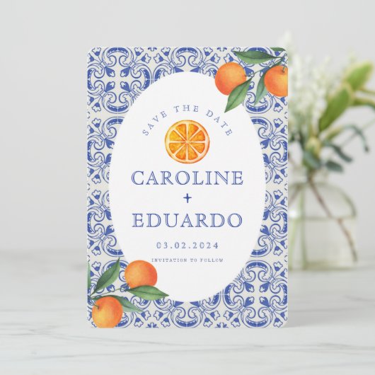 Oranje Blauwe tegel Mediterraanse Huwelijk QR-code Save The Date (Staand voorkant)