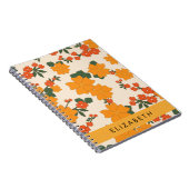 Oranje bloemen, bloemenpatroon, Jouw naam Notitieboek (Rechterzijde)