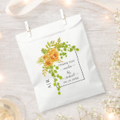 Oranje bloemen, boog en monogram ter gelegenheid v bedankzakje (Geknipt)