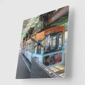 Oranje Blue Wuppertal Floating Train Vierkante Klok (Hoek)