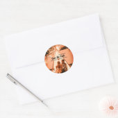 oranje boho Sla de datum op QR voeg website naam f Ronde Sticker (Envelop)
