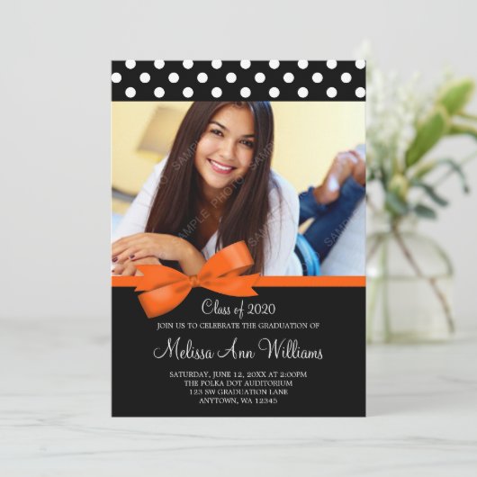 Oranje Bow Polka Dot Foto Afstuderen Aankondiging (Staand voorkant)