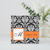 Oranje bruiloft Monogram Damask Uitnodiging (Staand voorkant)