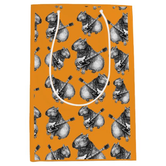 Oranje Capybara Rockstar Medium Cadeauzakje (Voorkant)