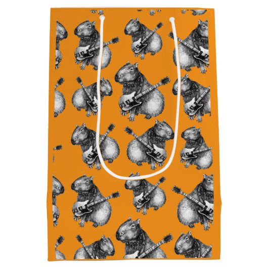 Oranje Capybara Rockstar Medium Cadeauzakje (Achterkant)