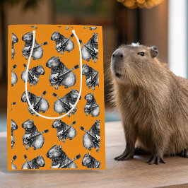 Oranje Capybara Rockstar Medium Cadeauzakje