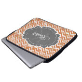 Oranje Chevron Aangepaste laptophoes Laptop Sleeve (Voorkant onderkant)