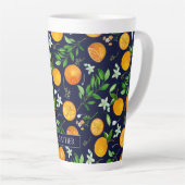 Oranje citrus zomerbloem botanisch patroon latte mok (Rechterhoek)