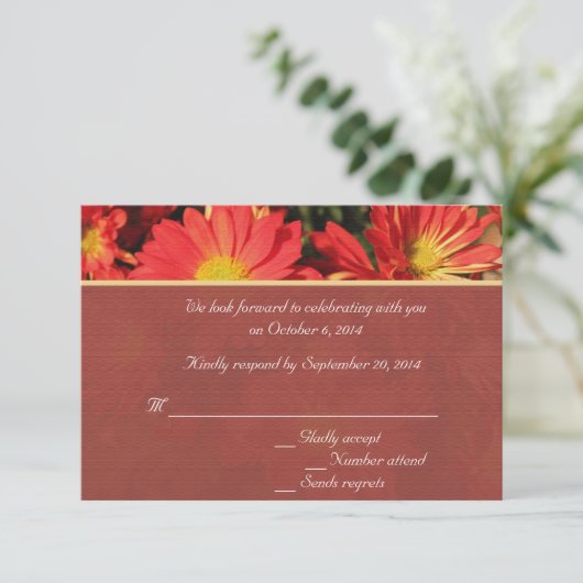 Oranje dagbloem RSVP bruiloft Kaart (Staand voorkant)