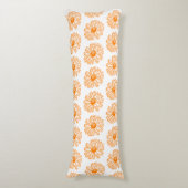 Oranje Daisy Flower Print,  Floral Pattern Lichaamskussen (Voorkant Verticaal)