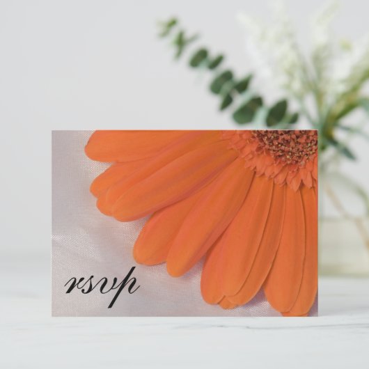 Oranje Daisy White Satin Weddenschap RSVP Reactie (Staand voorkant)