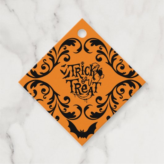Oranje Damask Glam Bats en Spider Trick or treat Bedankjes Labels (Voorkant)