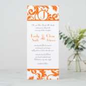 Oranje Damask Monogram Weddenschap Kaart (Staand voorkant)