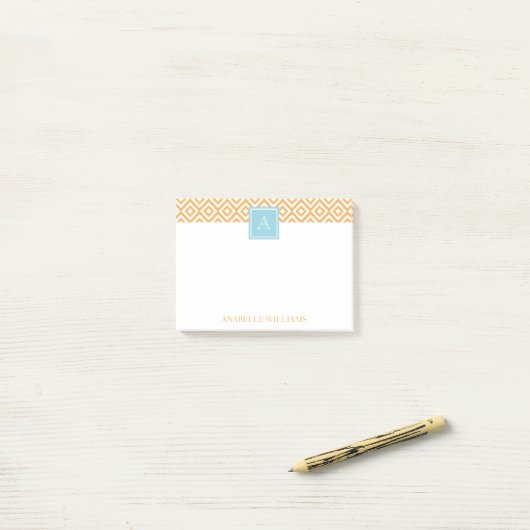 Oranje diamantpatroon en Aqua Monogram Post-it® Notes (Op bureau)