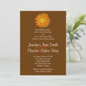 Oranje en bruin Gerber Daisy Wedding Uitnodiging (Staand voorkant)