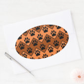 Oranje en bruine Chevron met een hond-paw-patroon Ovale Sticker (Envelop)