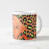 Oranje en geel afdrukken van leopard Monogram Grote Koffiekop (Voorkant rechts)