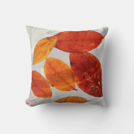 Oranje en gele bladeren kussen