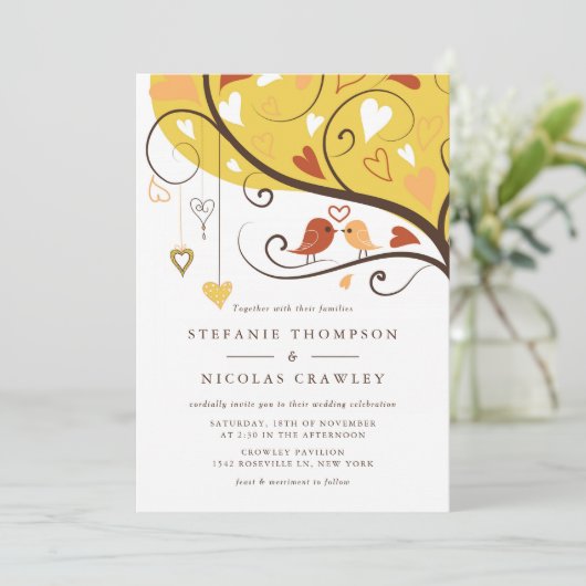 Oranje en gele grillige lovebirds bruiloft kaart (Staand voorkant)