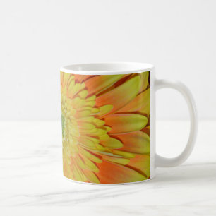 Oranje en gele kweekbloem koffiemok