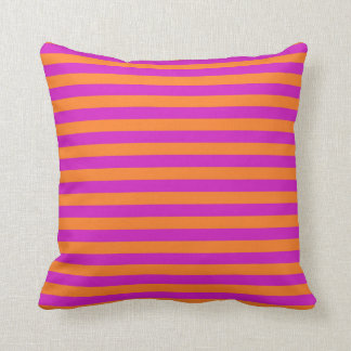 Oranje en magenta strepes kussen
